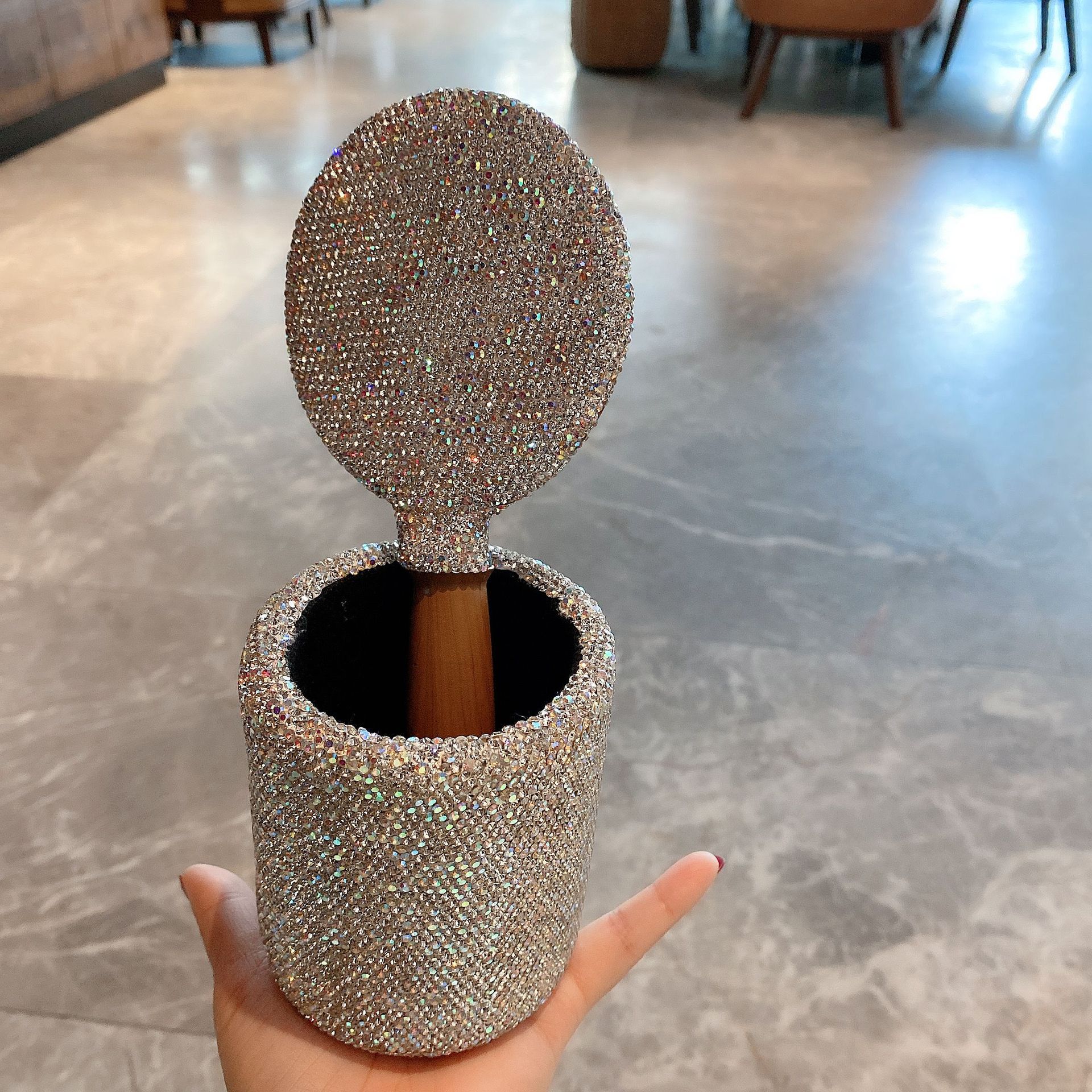 Luxury Rhinestone Cosmetic Bru - Luxury Skincare And Makeup Brands のレビューと価格