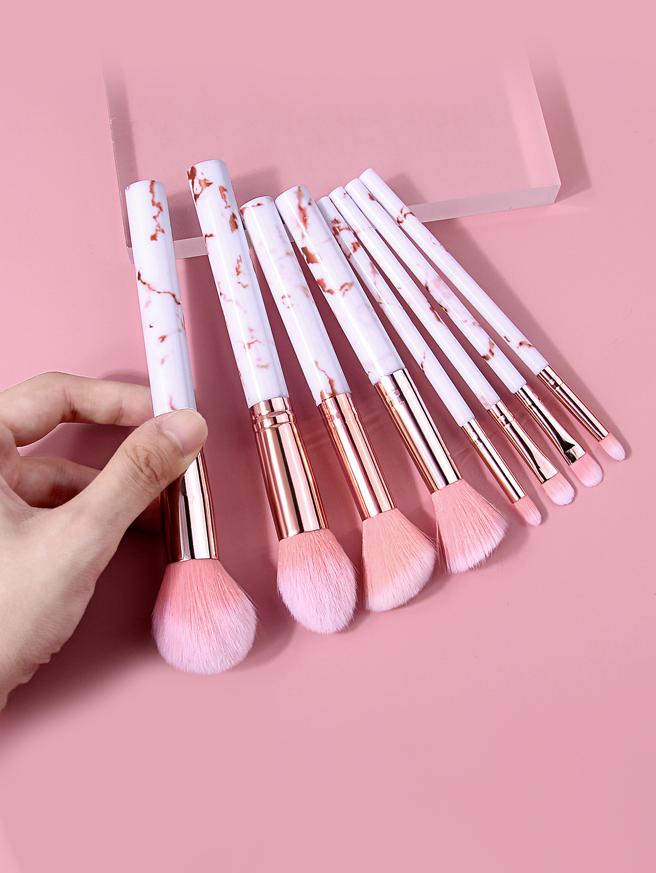 Luxury Pink Marble Makeup Brus - Luxury Skincare And Makeup Brands のレビューと価格